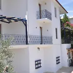 Lacivert Boutique Апарт-отель 4*