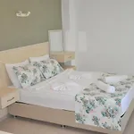 Lacivert Boutique Селемие