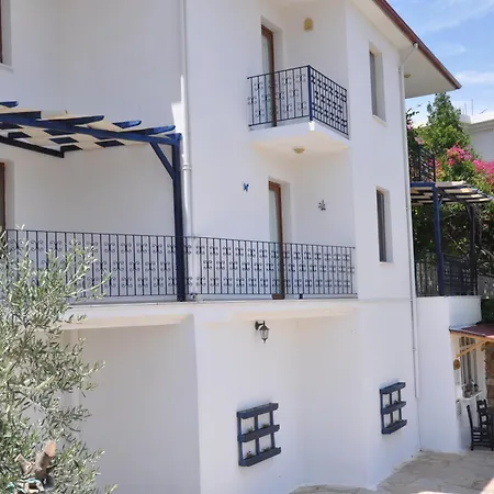 Lacivert Boutique מלון דירות 4*