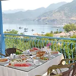 Lacivert Boutique 4*