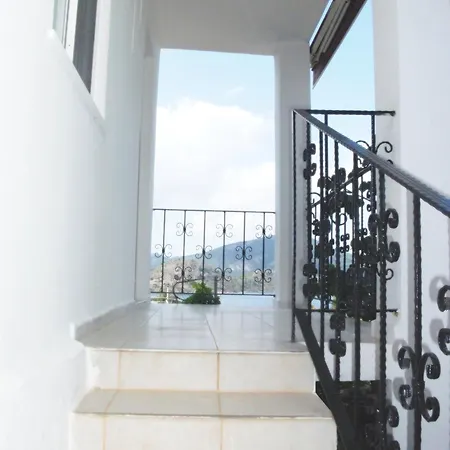 Lacivert Boutique 4* 塞利米耶